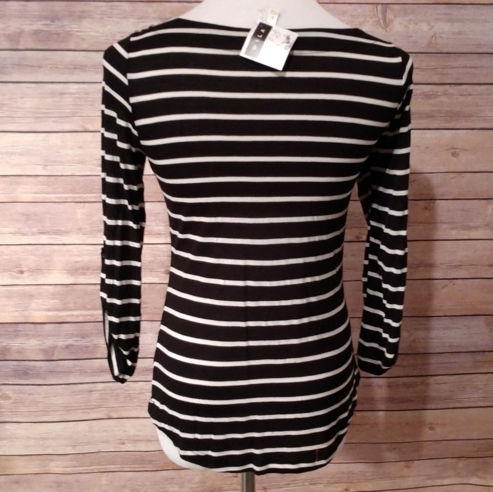 🎉HP🎉 Stripped 3/4 length sleeve top - Picture 4 of 8